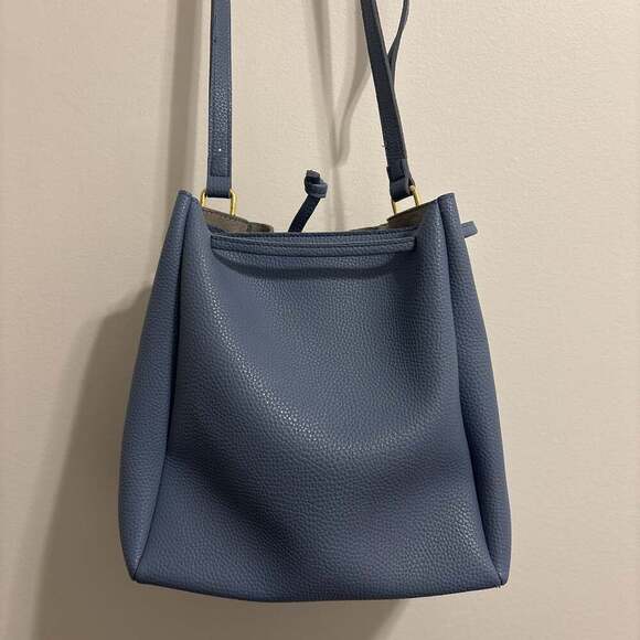 Katie Loxton Chloe Bucket Bag Pale Blue Faux Leather - Picture 3 of 3